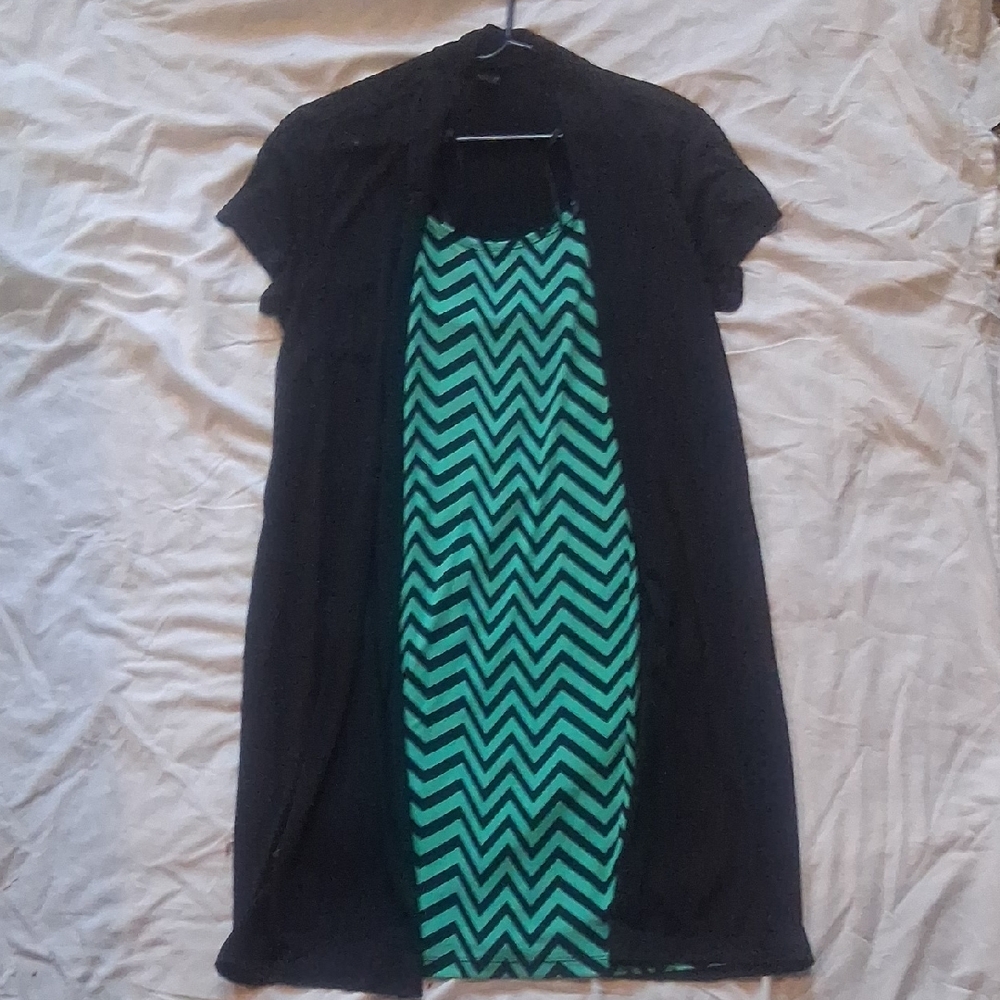 Enfocus Studio Black and Green Chevron Midi Dress